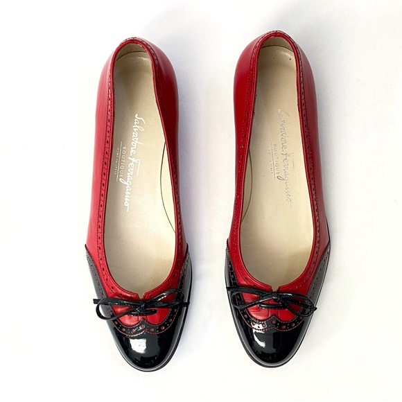 SALVATORE FERRAGAMO black patent red leather Oxford round toe bow ballet flats - Picture 2 of 12